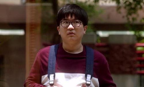 娱乐吃瓜背景女星是谁啊,揭秘“吃瓜群众”热议的神秘女星